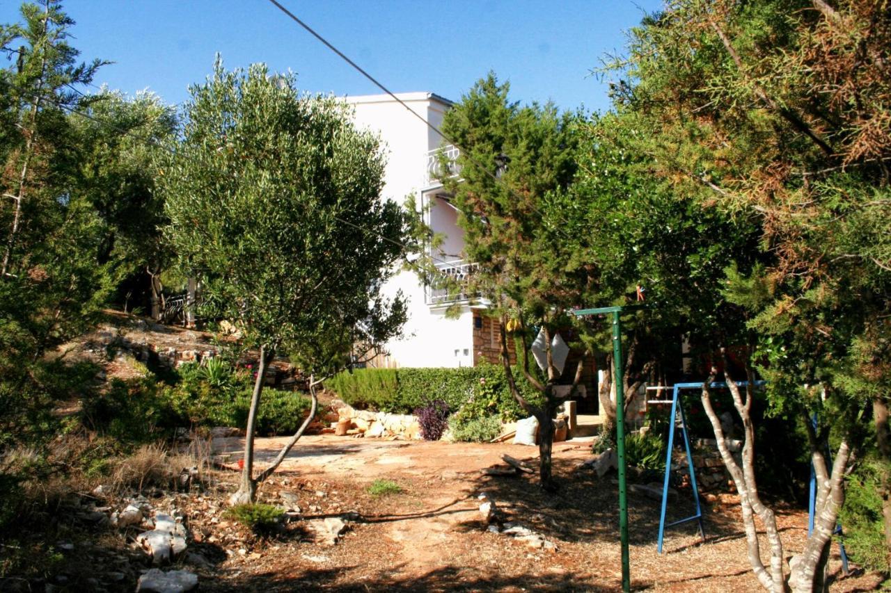 Apartment Zarace - Gdinj 4598A Kültér fotó