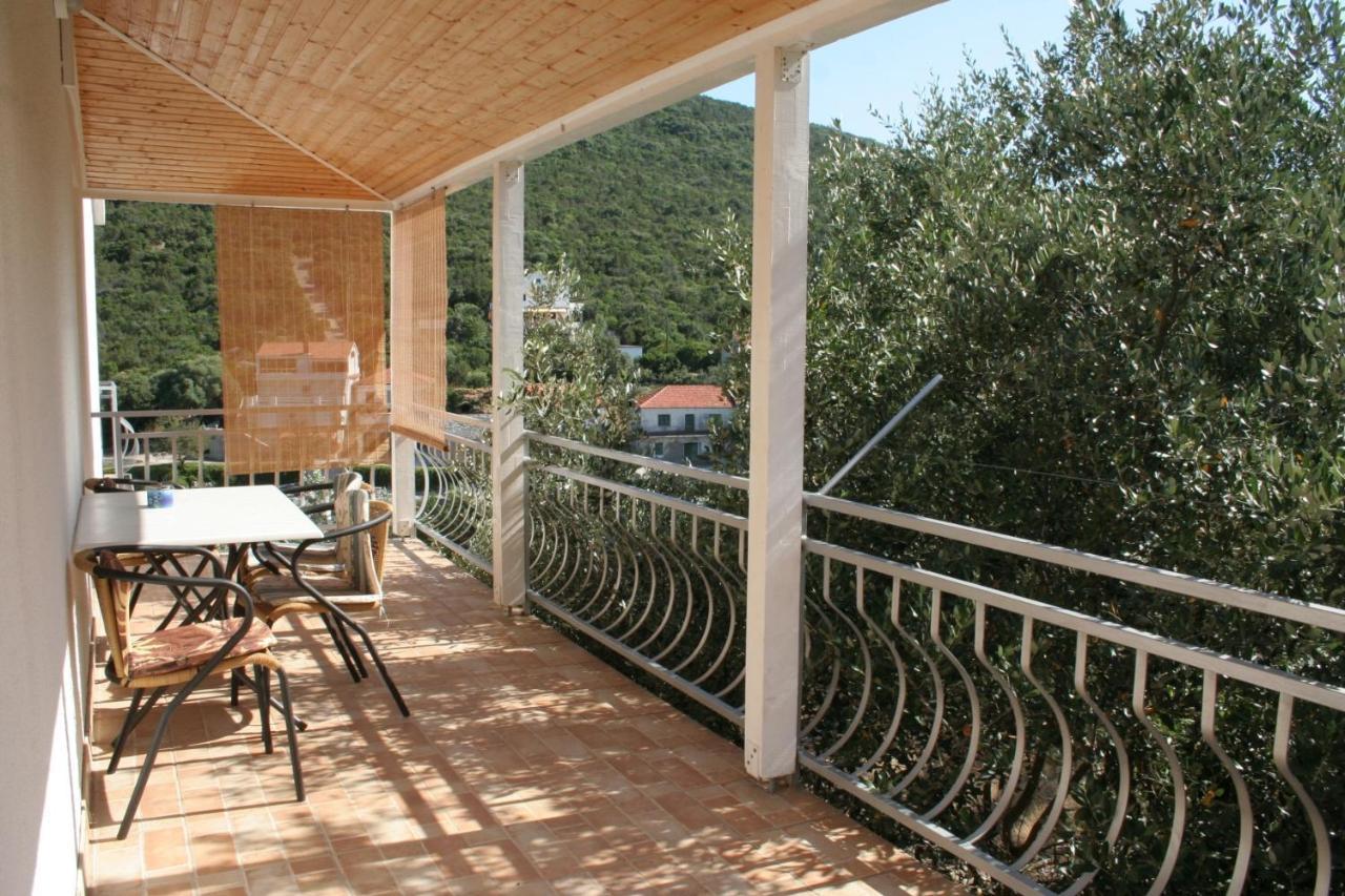 Apartment Zarace - Gdinj 4598A Kültér fotó